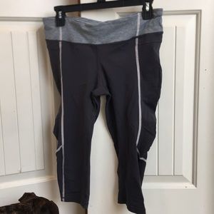 Lululemon crops size 8!